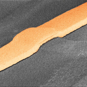 Crossing of a multilayer stretchable interconnects